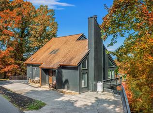 1679 Zurich Rd, Gatlinburg, TN 37738