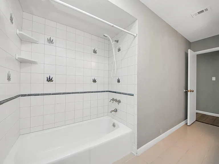 16502 N Mediterranean St — Photo 16
