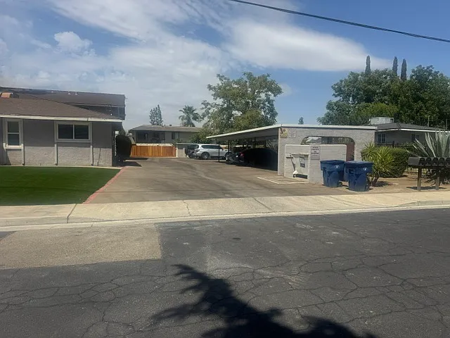 69 W Beverly Dr #202 — Photo 15