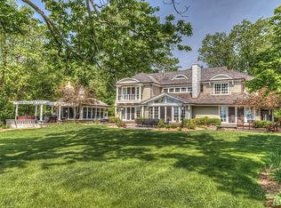 927 Bayview Dr, Lake Geneva, WI 53147