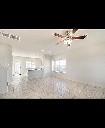 5th image of 204 Clear Lake Dr