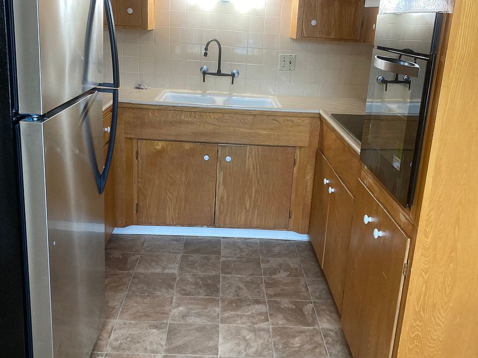 1st image of 805 Opal Dr APT 2