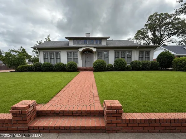 318 Grand Blvd, Greenwood, MS 38930