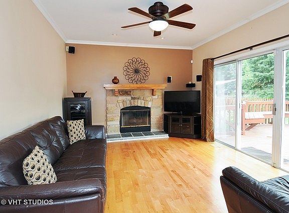 5th image of 97 Newberry Ct