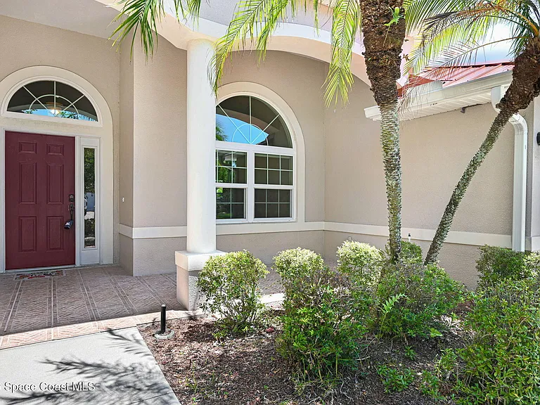 178 Cove Loop Dr — Photo 3