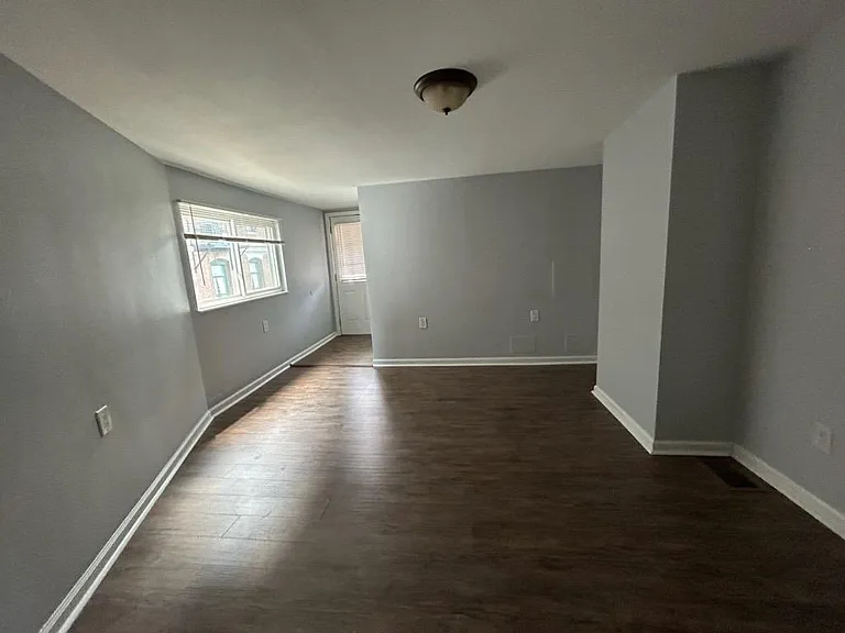 114 S 15th St — Photo 13