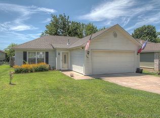808 W Springdale Ave, Sapulpa, OK 74066