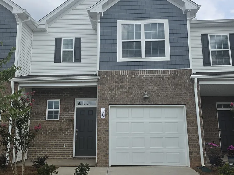 1744 Hidalgo Dr — Photo 2