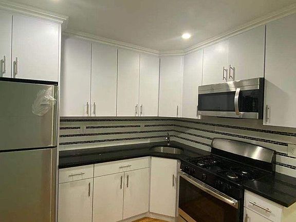 2nd image of 6522 Utopia Pkwy Floor 2