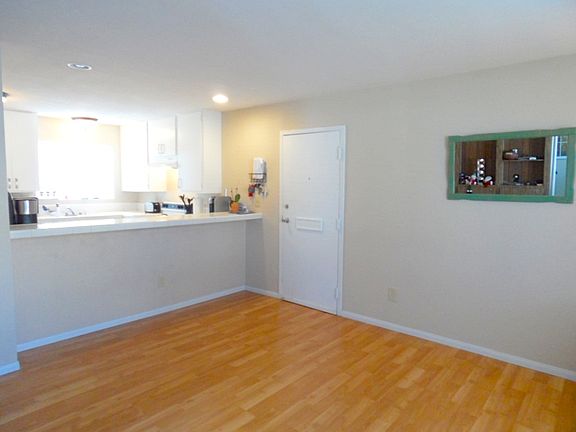 4th image of 1057 Diamond St APT 1