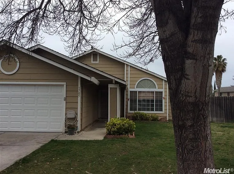 1705 Amesbury Pl photo 1
