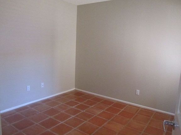 4th image of 1725 N Sierra Vista Dr