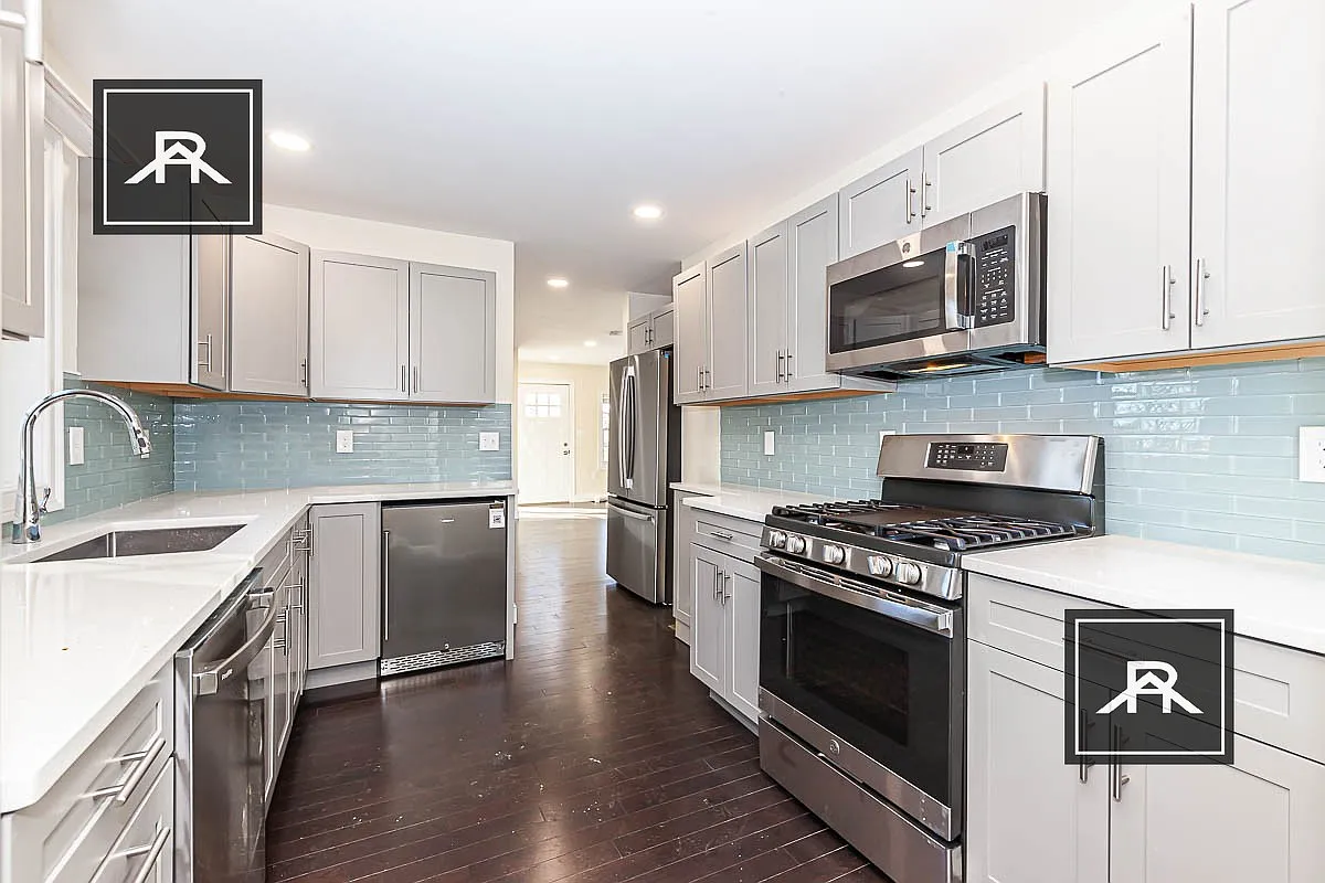 5 bed, 5.0 bath, 2140 sqft, $6,900 — Photo 2
