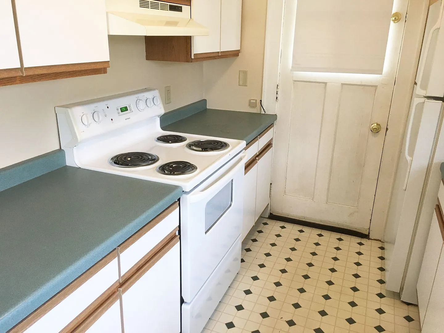 3 Bedroom Single Family Home w/ Hardwood Floors — Photo 3