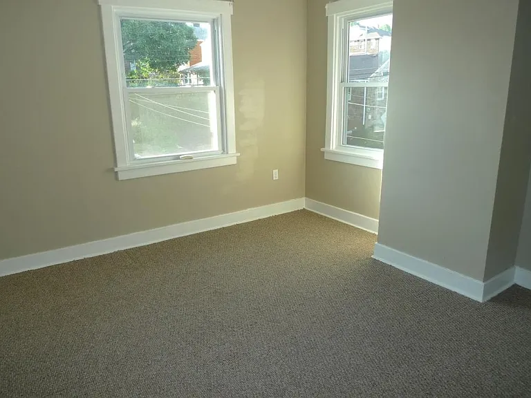2833 Midland St — Photo 13