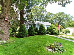 3 Knollwood Rd, Norwalk, CT 06854