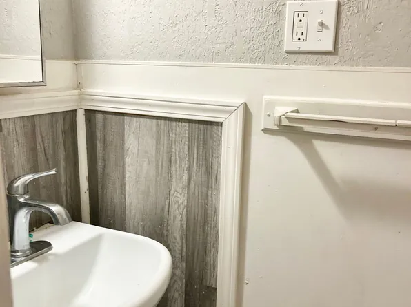 1016 McKinley Ave NW #2, Canton, OH 44703