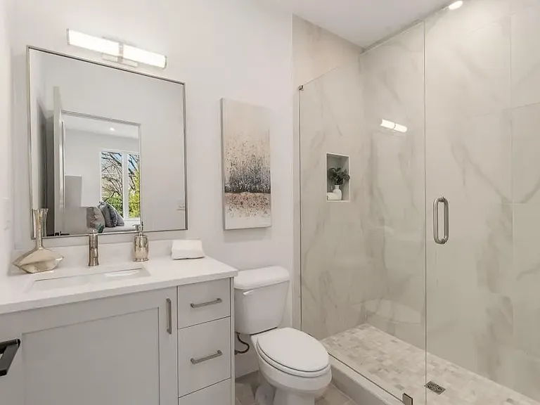 1237 Memorial Dr SE #102 — Photo 28