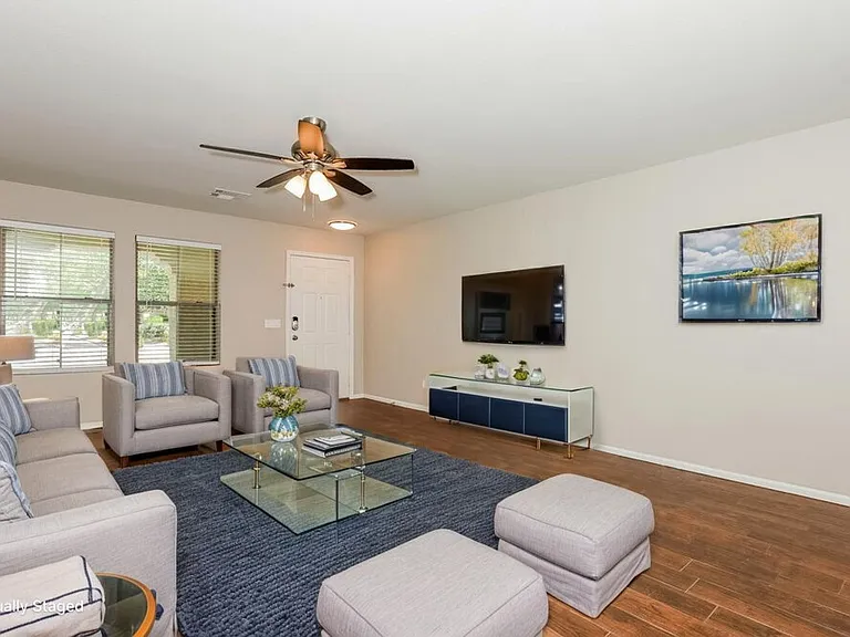 1084 S Olympic Dr — Photo 4