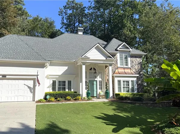 6715 Laurian Wood Dr, Sandy Springs, GA 30328