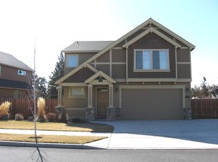 597 NW 28th St, Redmond, OR 97756
