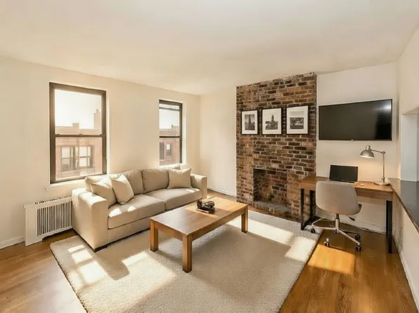 342 East 55th Street image 1 of 5