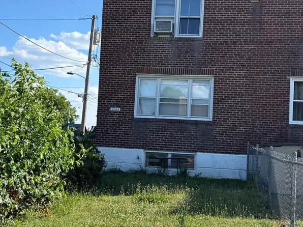2142 Ripley St, Philadelphia, PA 19152