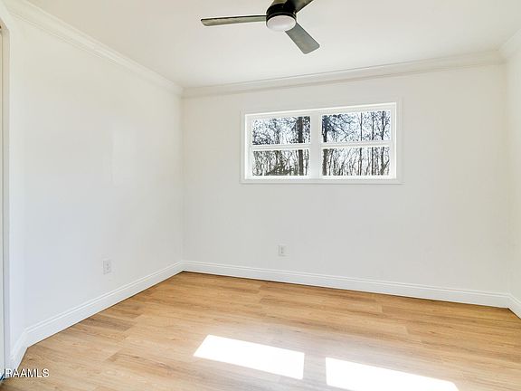2nd image of 820 Macarthur Dr