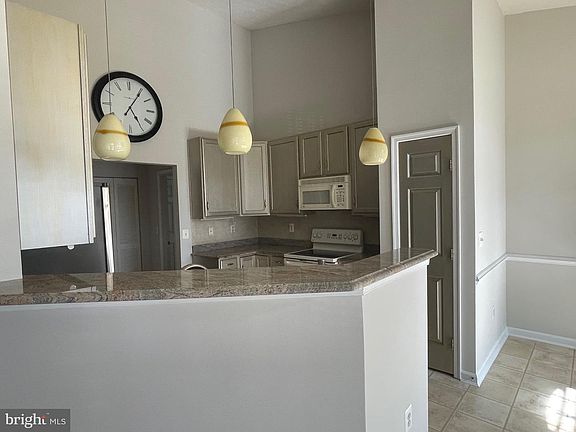 5th image of 9608 Amberleigh Ln #9608R