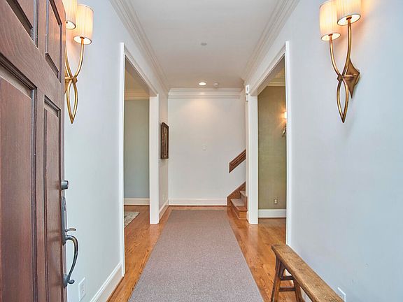 5th image of 105 Village Gate Dr