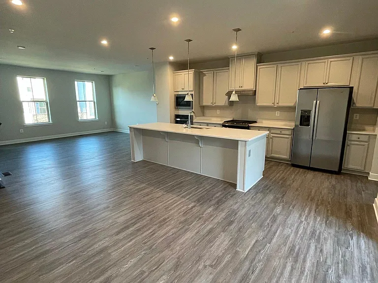 8666 Shady Pines Dr — Photo 22