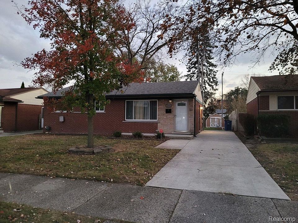 1st image of 32441 Hazelwood St