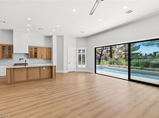8649 Robinson Ridge Dr, Las Vegas, NV 89117