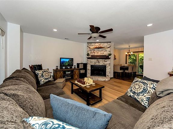 4th image of 324 Balcones Dr