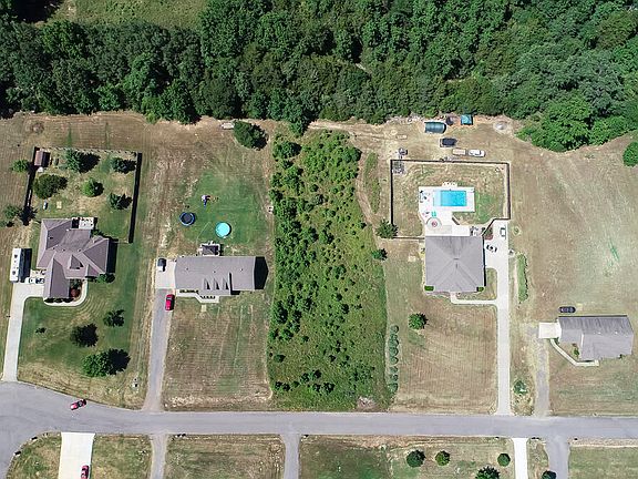 5th image of 714 Stoneridge Cir