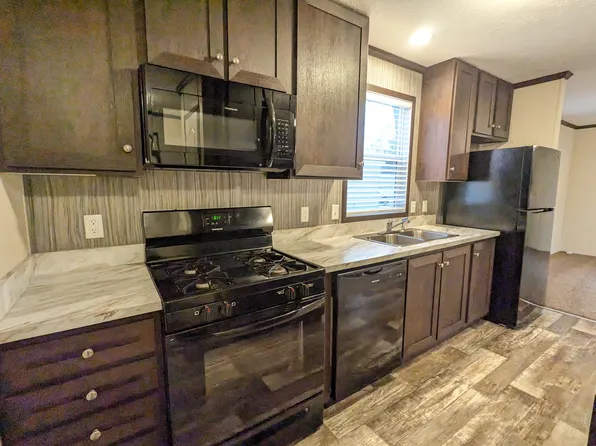 130 Texas St, Belleville, MI