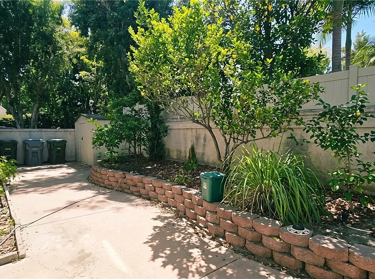 2210 Village Way — Photo 11