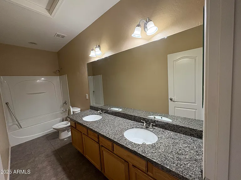 2703 E Zion Way — Photo 17