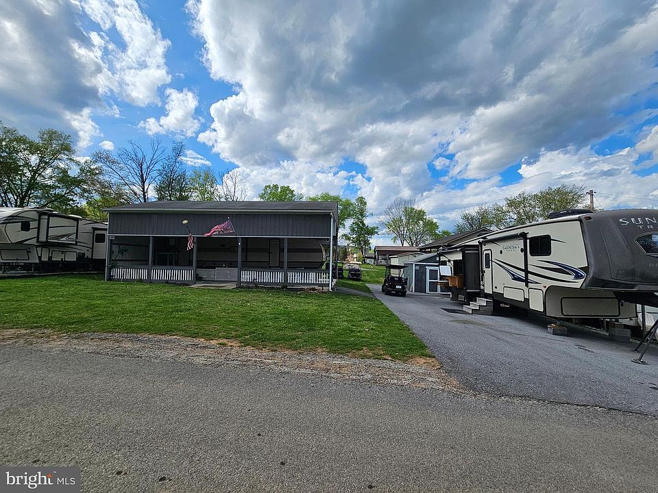 1st image of 15&16 Poison Oaks