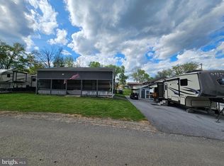 15&16 Poison Oaks, Falling Waters, WV 25419