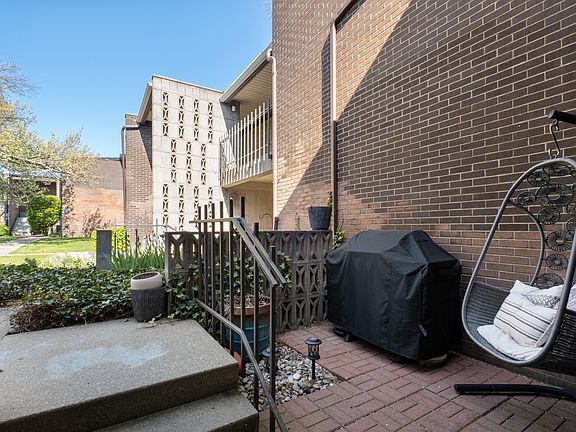 2nd image of 805 S Despelder St APT 19