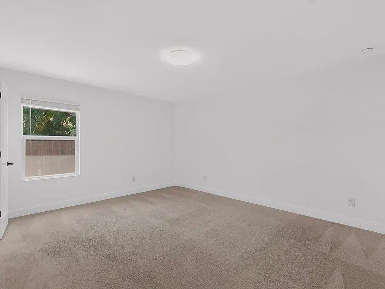 3525 Flicker Ln — Photo 16