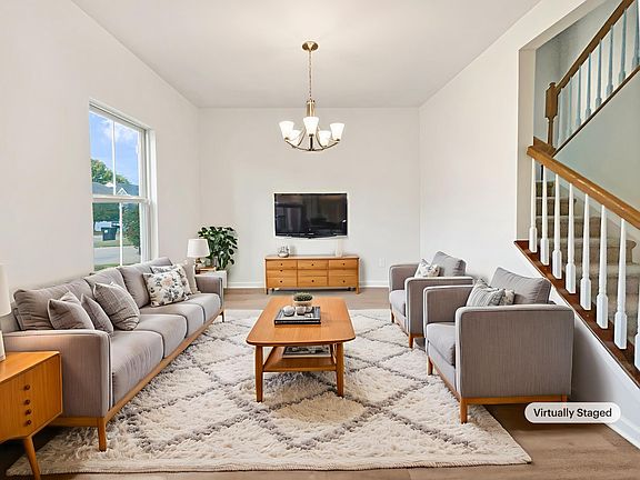 4th image of 2817 Winterberry Dr