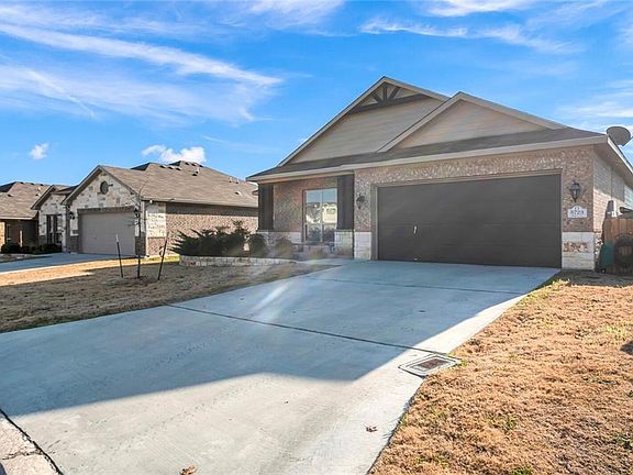3rd image of 5723 Drury Ln