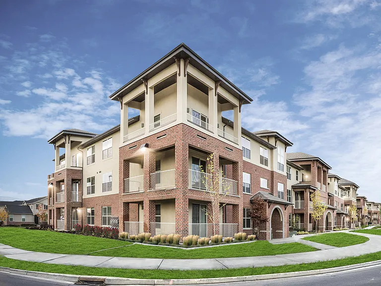 ICO Ridge Apartments & Townhomes — Photo 3