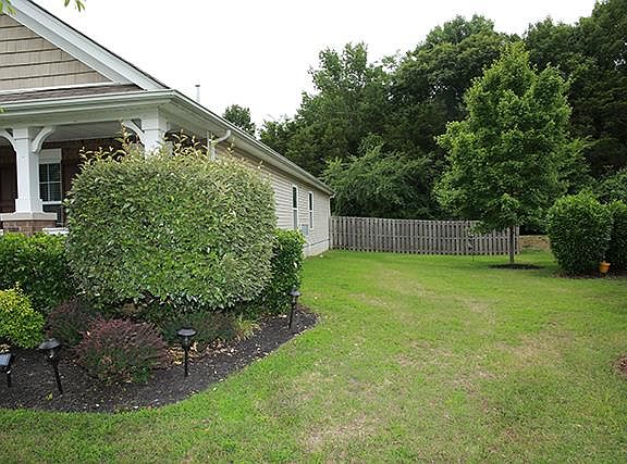 4th image of 1624 Dandelion Ct