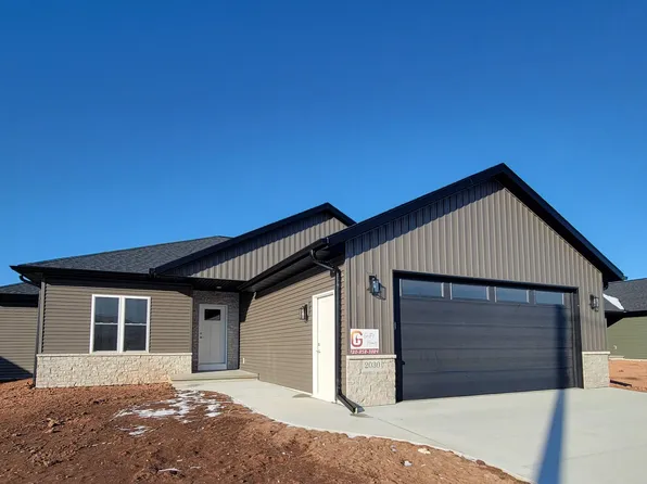 2030 White Dove Ln, Kaukauna, WI 54130