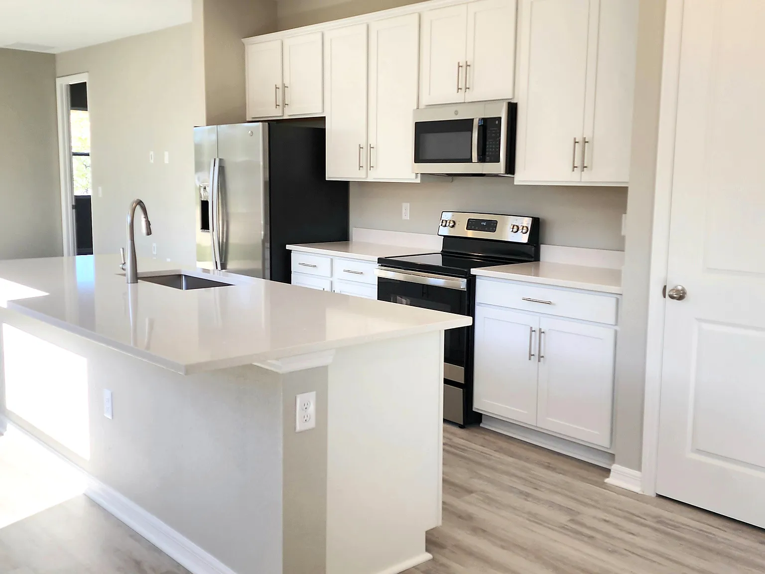 3 bed, 1707 sqft, $2,050 — Photo 4