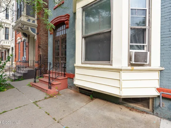 2636 5th Avenue, Troy, NY 12180
