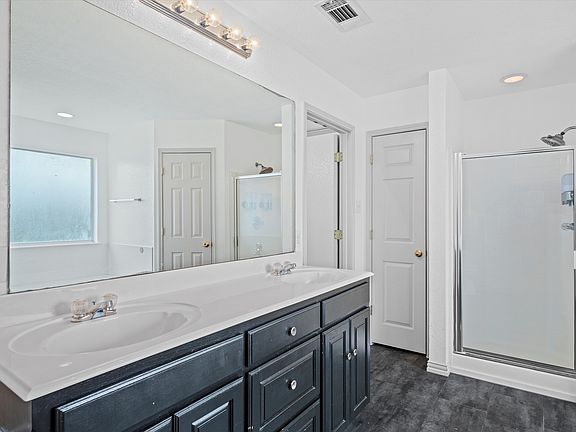 5th image of 532 Thistle Meade Cir